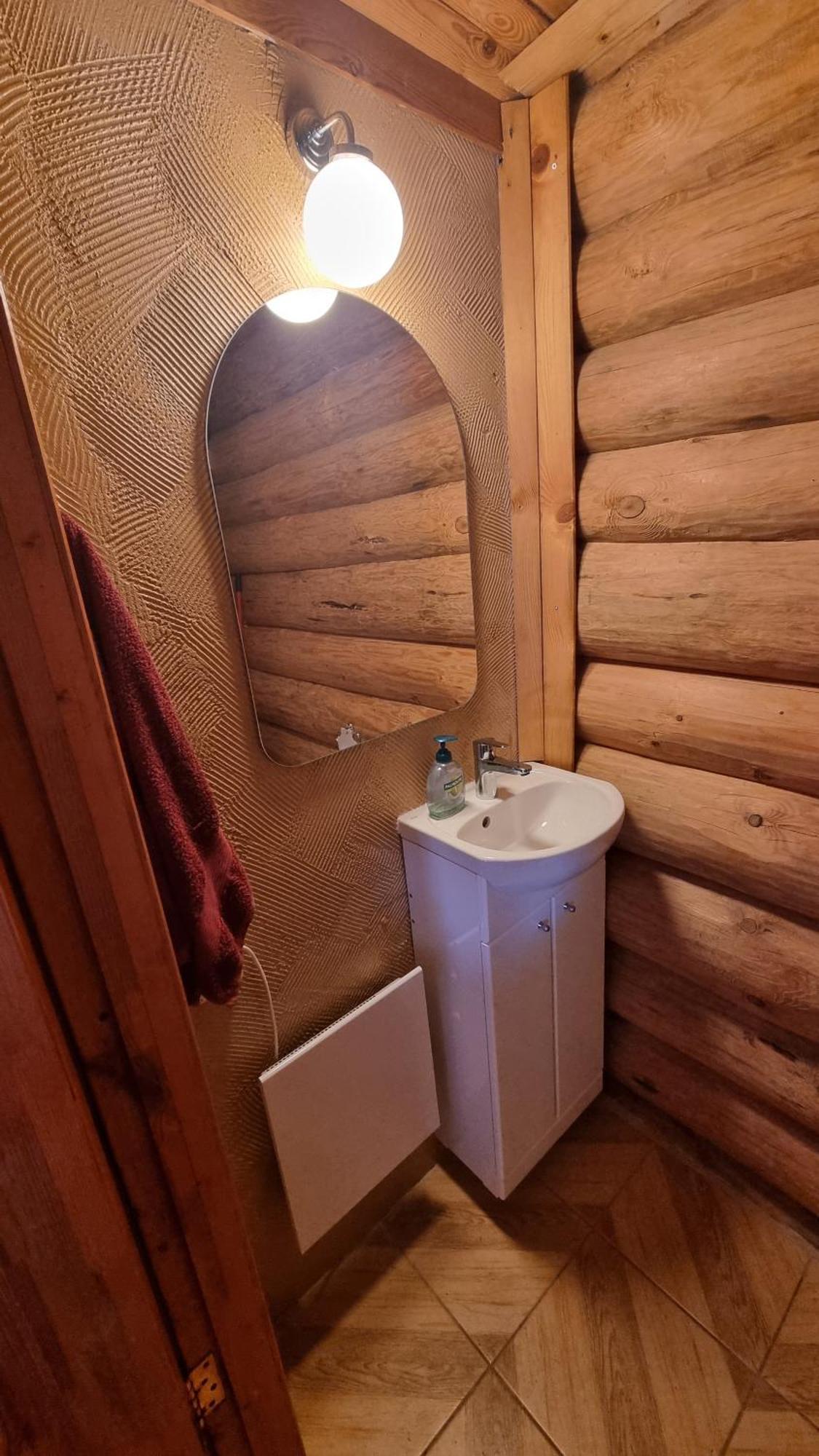 "Ziedkalni" Villa Birini Luaran gambar